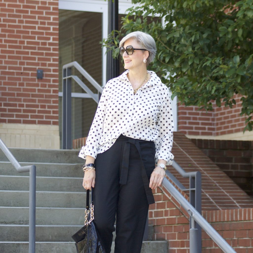 polka dots and linen pants