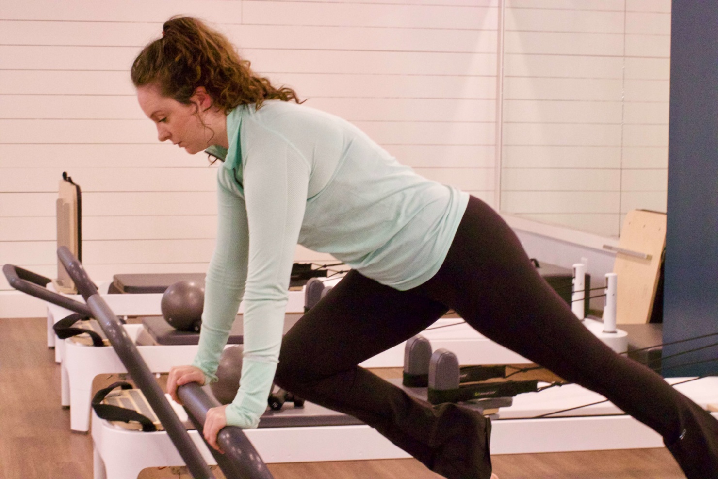 what is a pilates reformer class