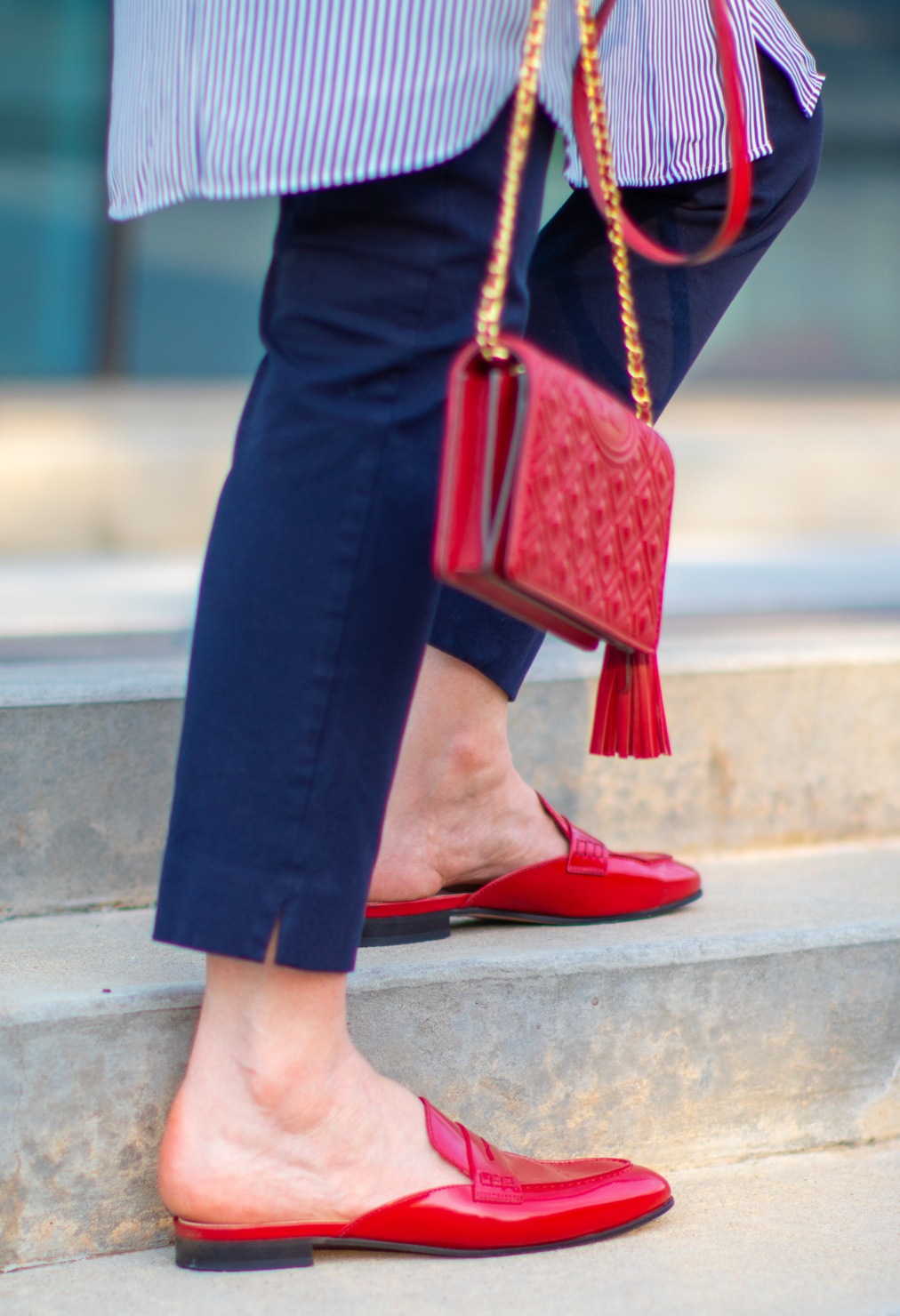 how to wear a shirtdress in the fall