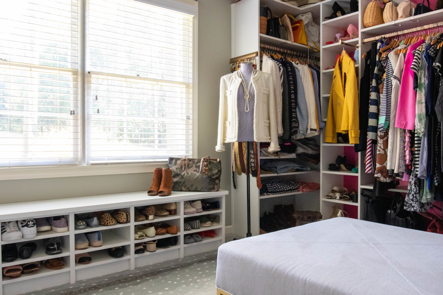 how to organize your closet in three steps