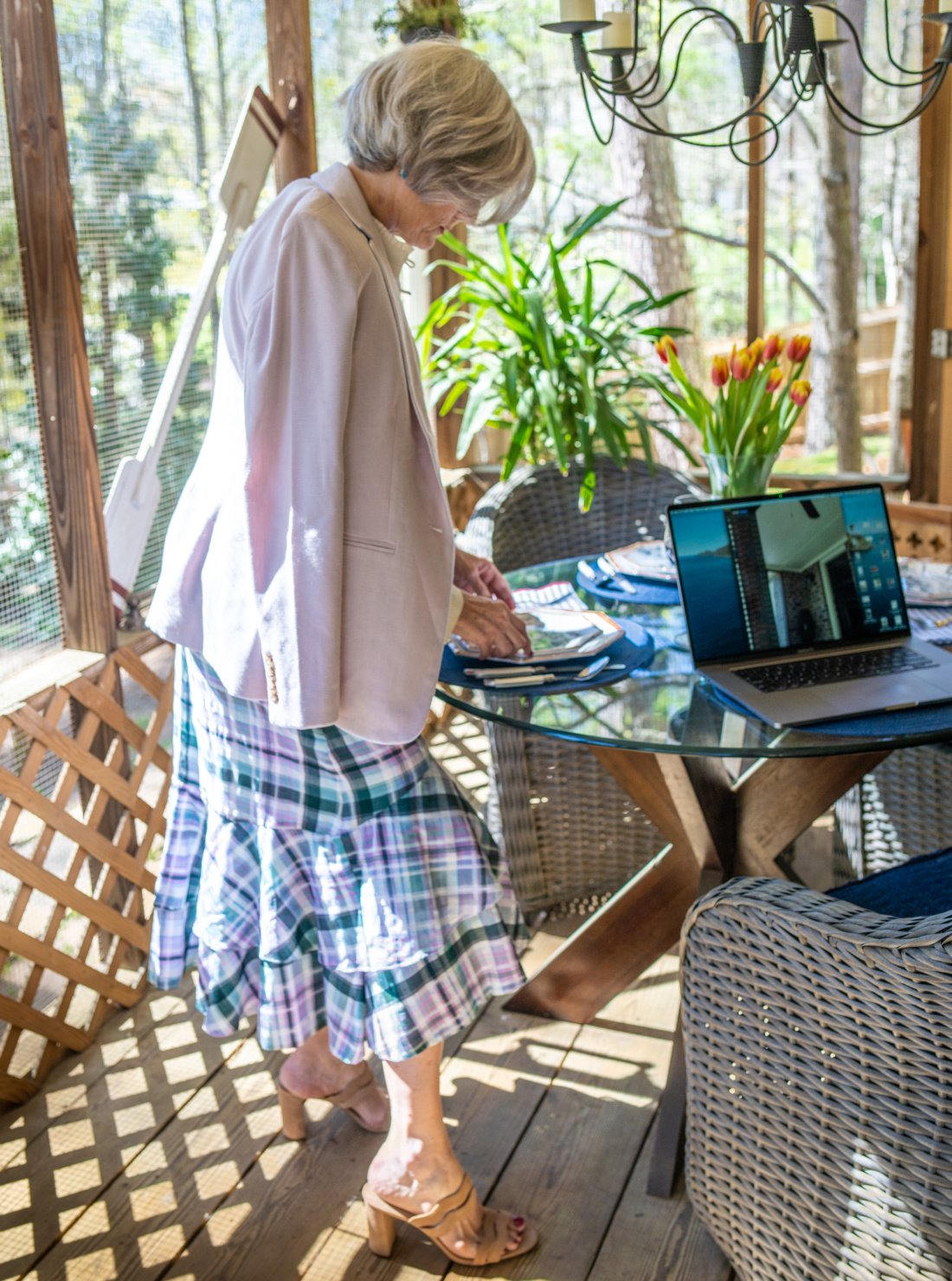 how to host a virtual dinner party