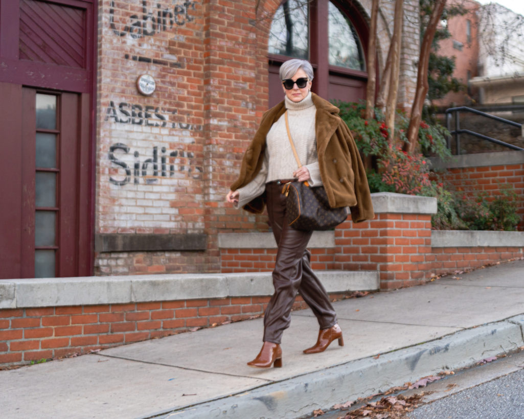 Tips to build a monochromatic outfit