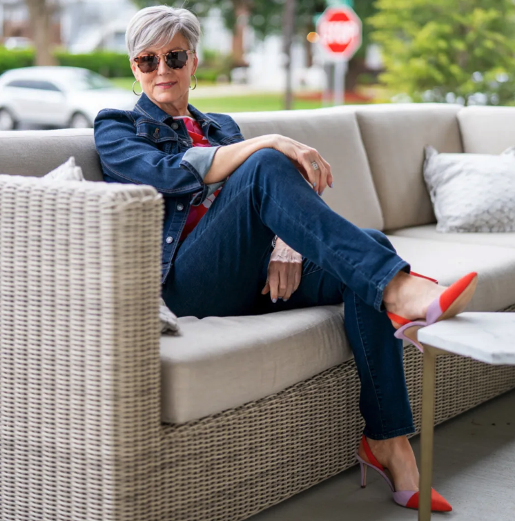 5 Ways To Subtly Add Color To Your Outfit