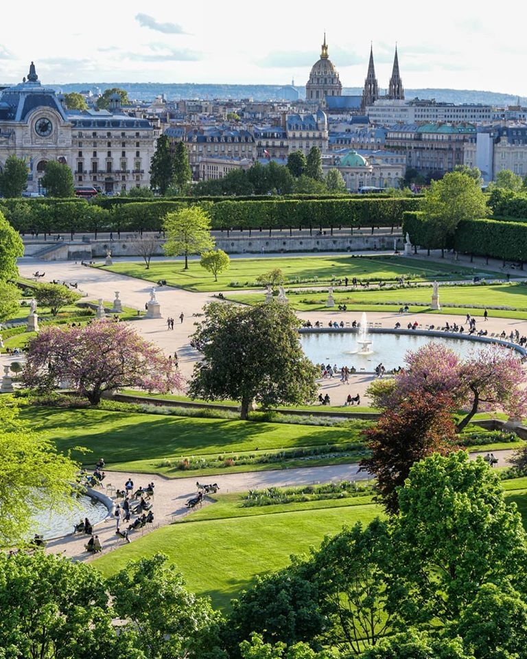 View of the Tuileries garden, the Musée d ' Orsay and the dome of the Invalides - Paris