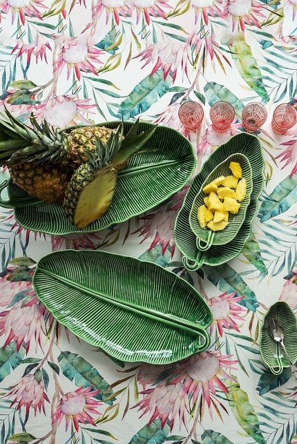 bordallo-pinheiro-banana-leaf-tray-o (2)