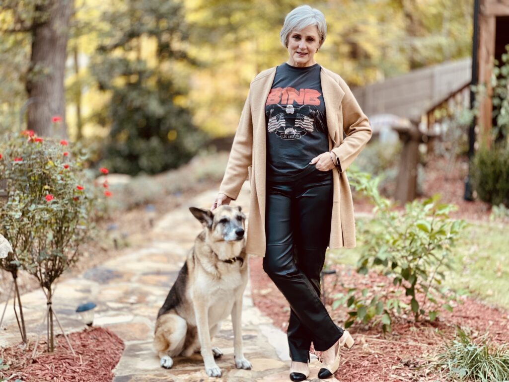 How To Style a Graphic Tee For Fall