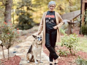 How To Style a Graphic Tee For Fall