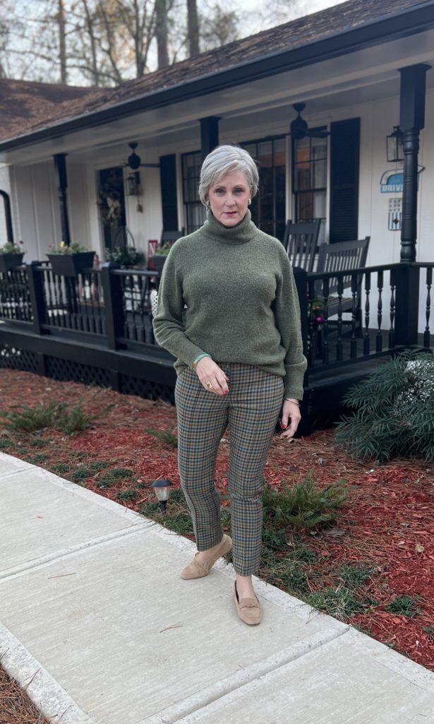 Daily Look 12.16.22