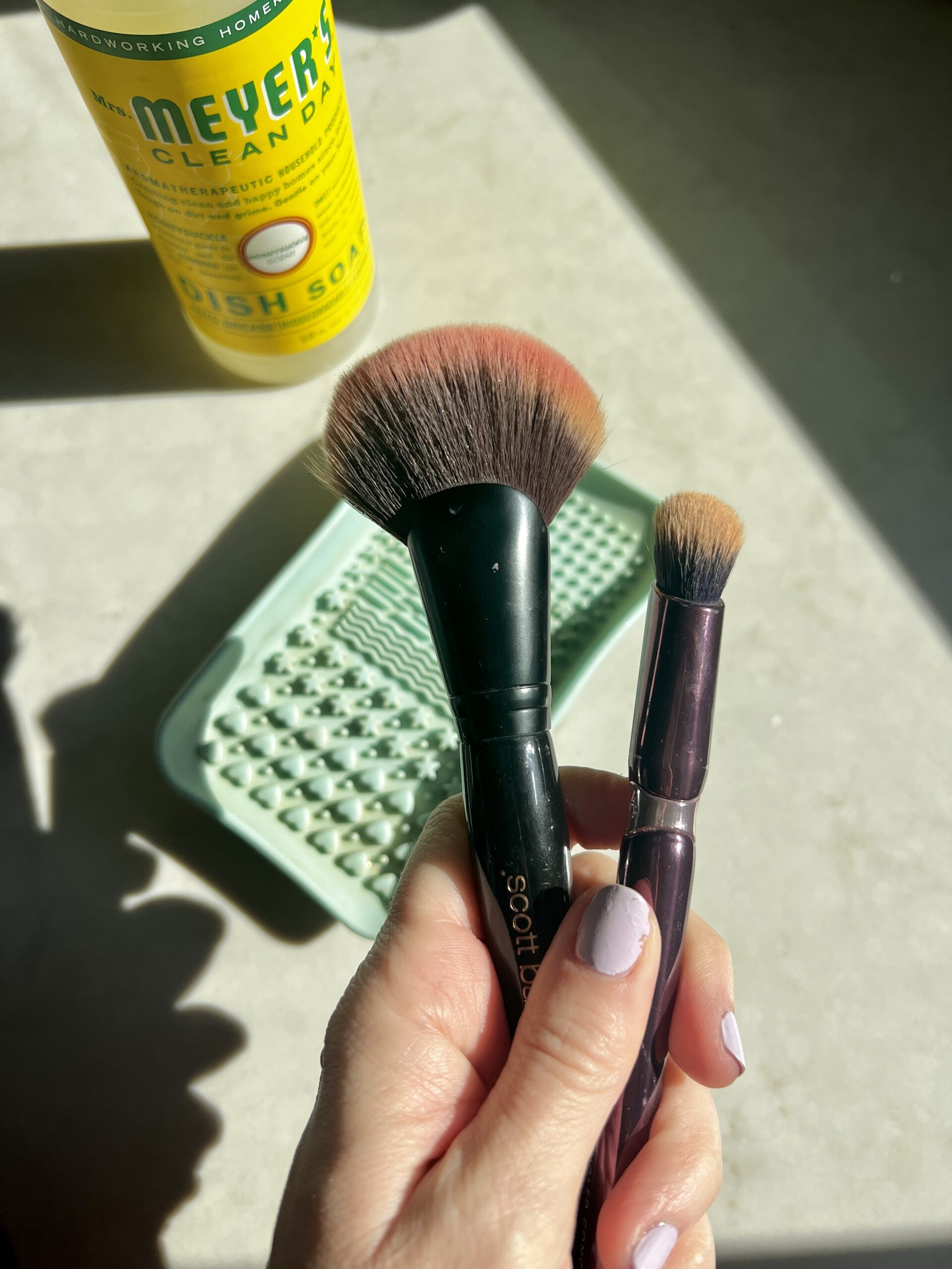 clean brushes 2