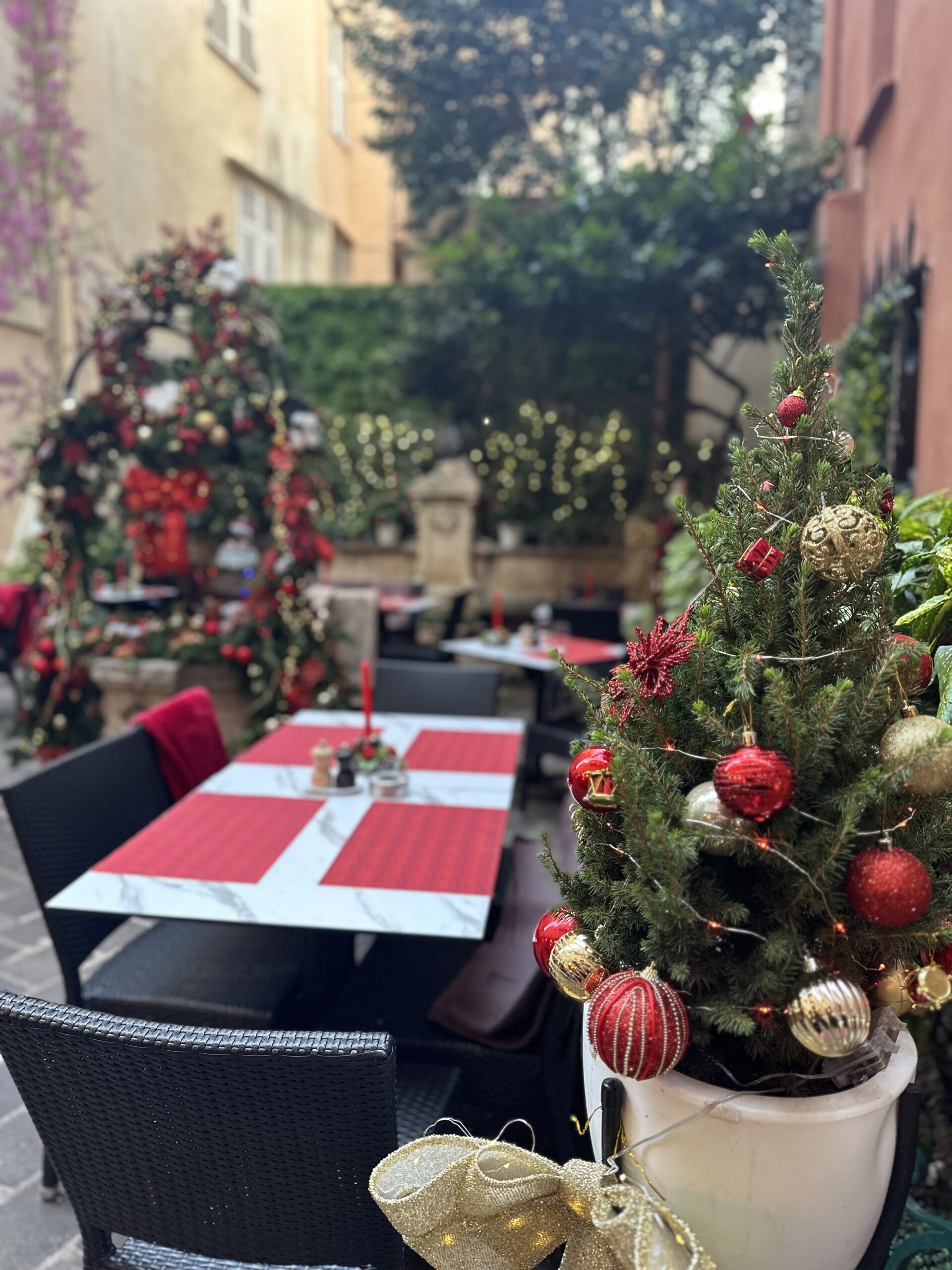 Monaco Cafe