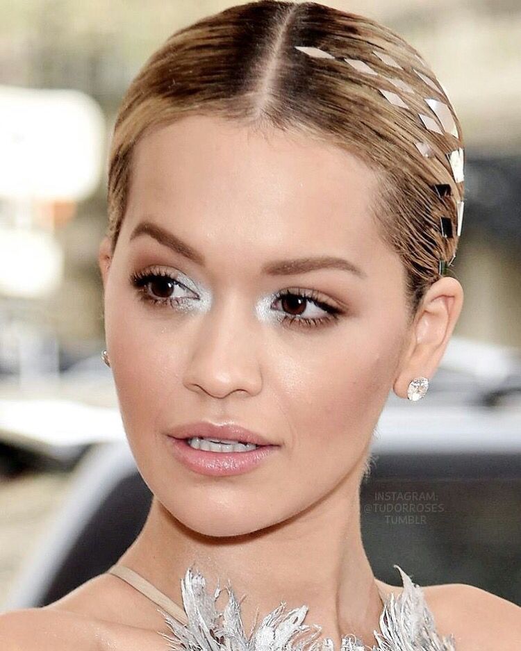 Rita Ora silver shadow 4 Rita Ora silver shadow 4