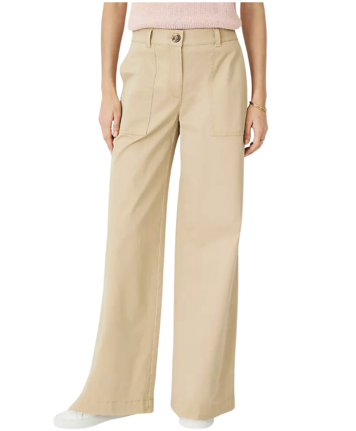 How to Wear Wide-Leg Chino Pants for a Chic Summer Look