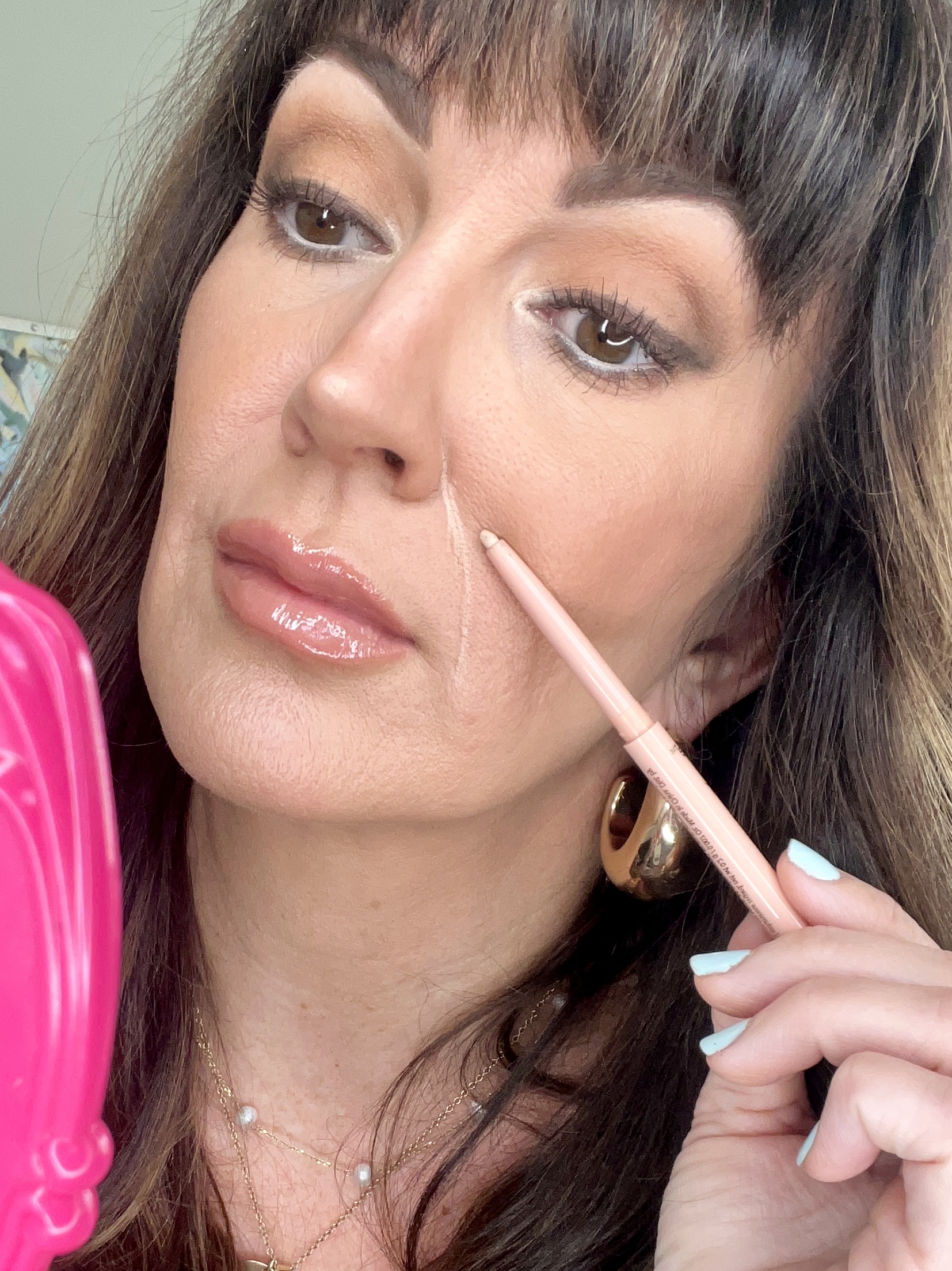 blur fine lines on face