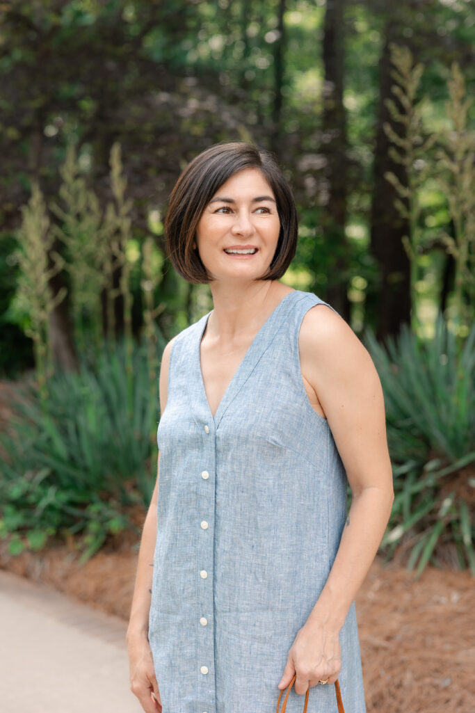 Summer Midi Dresses for Petites – Breezy, Beautiful, and Just the Right Length