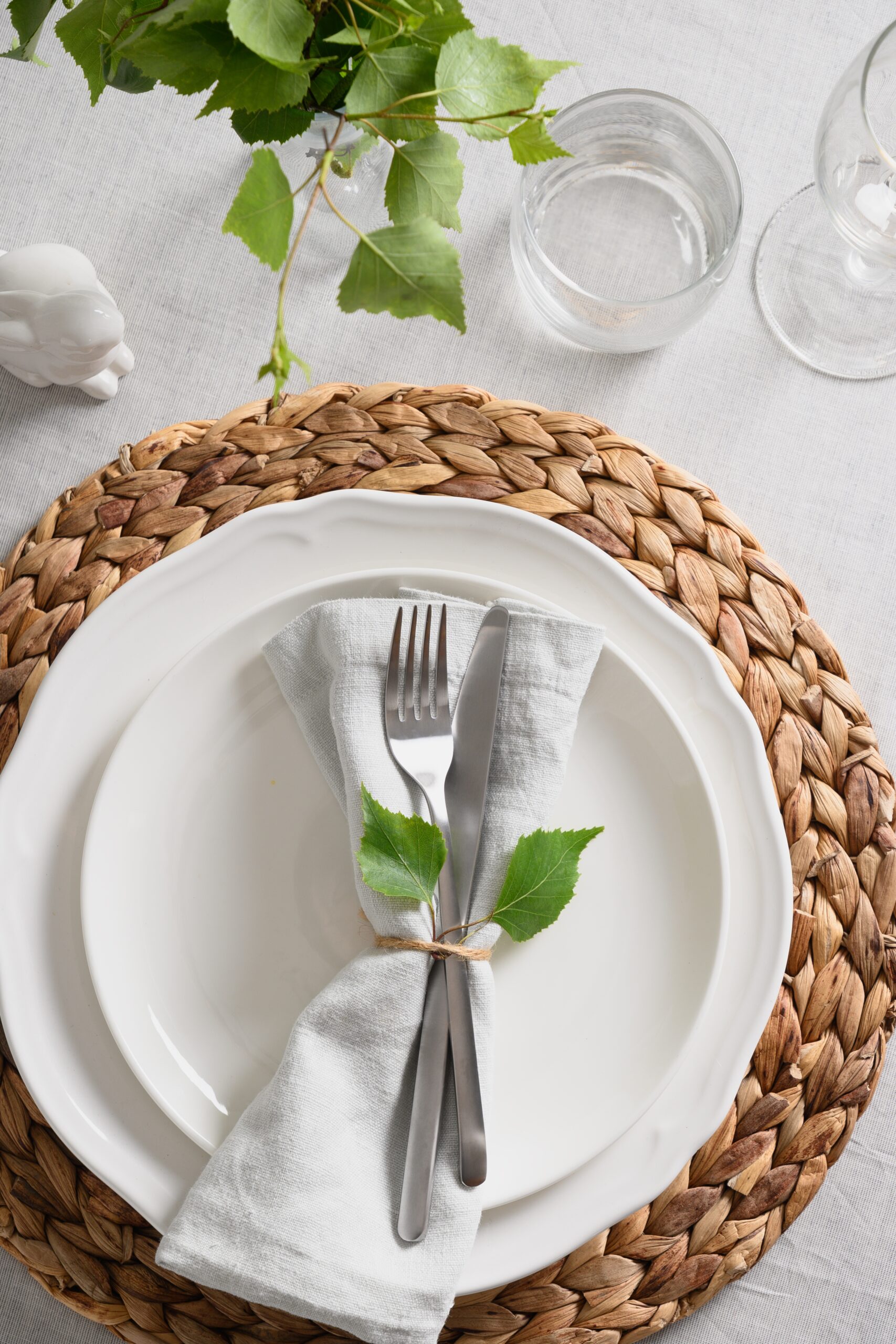 7 Nature-Inspired Touches That Will Instantly Elevate Your Spring Table
