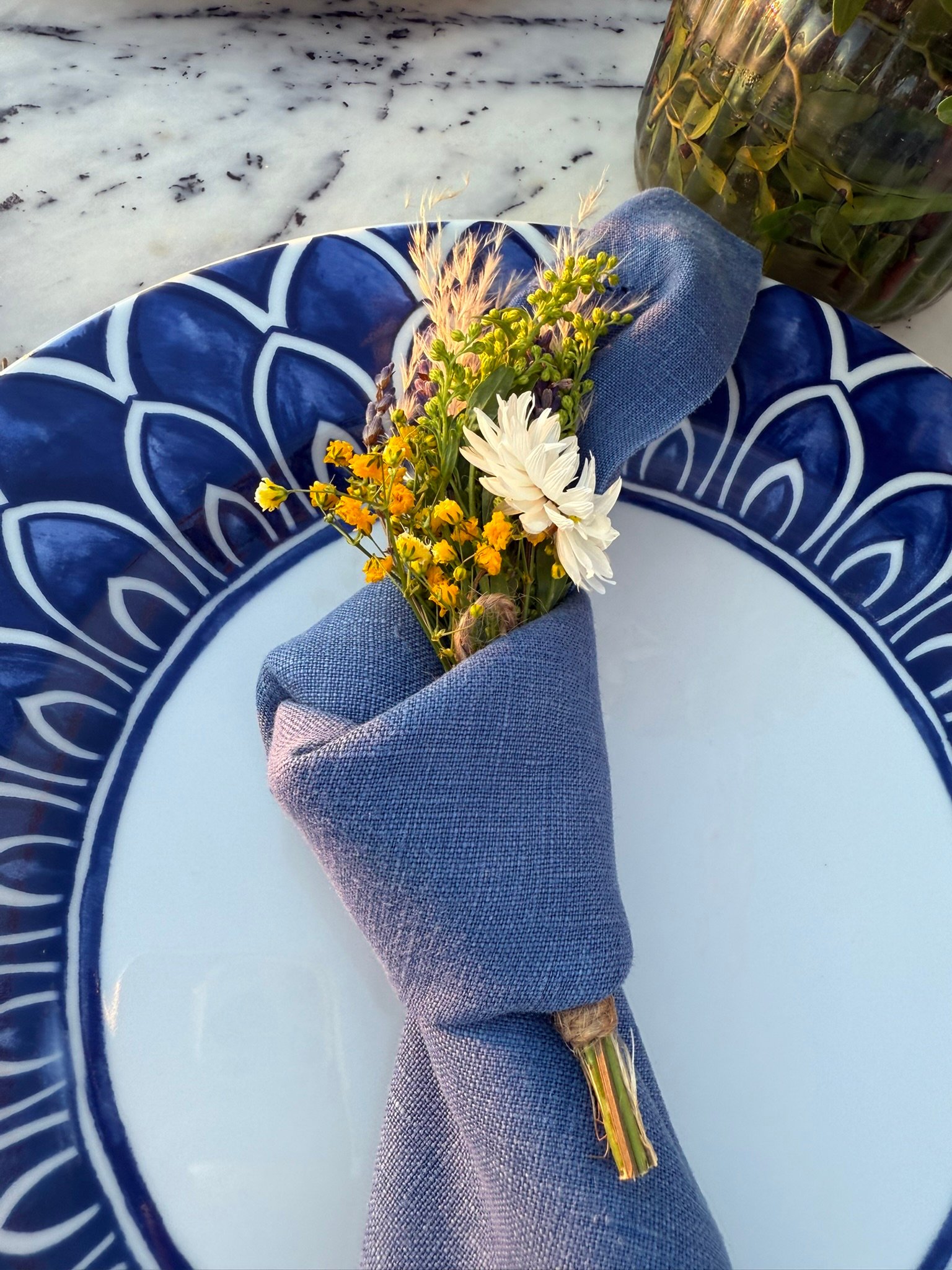 How to Set a Summer Table That Looks Effortless (But Totally Wows)