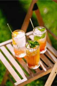 Host a Chic Outdoor Cocktail Hour—Even When You’re Short on Time