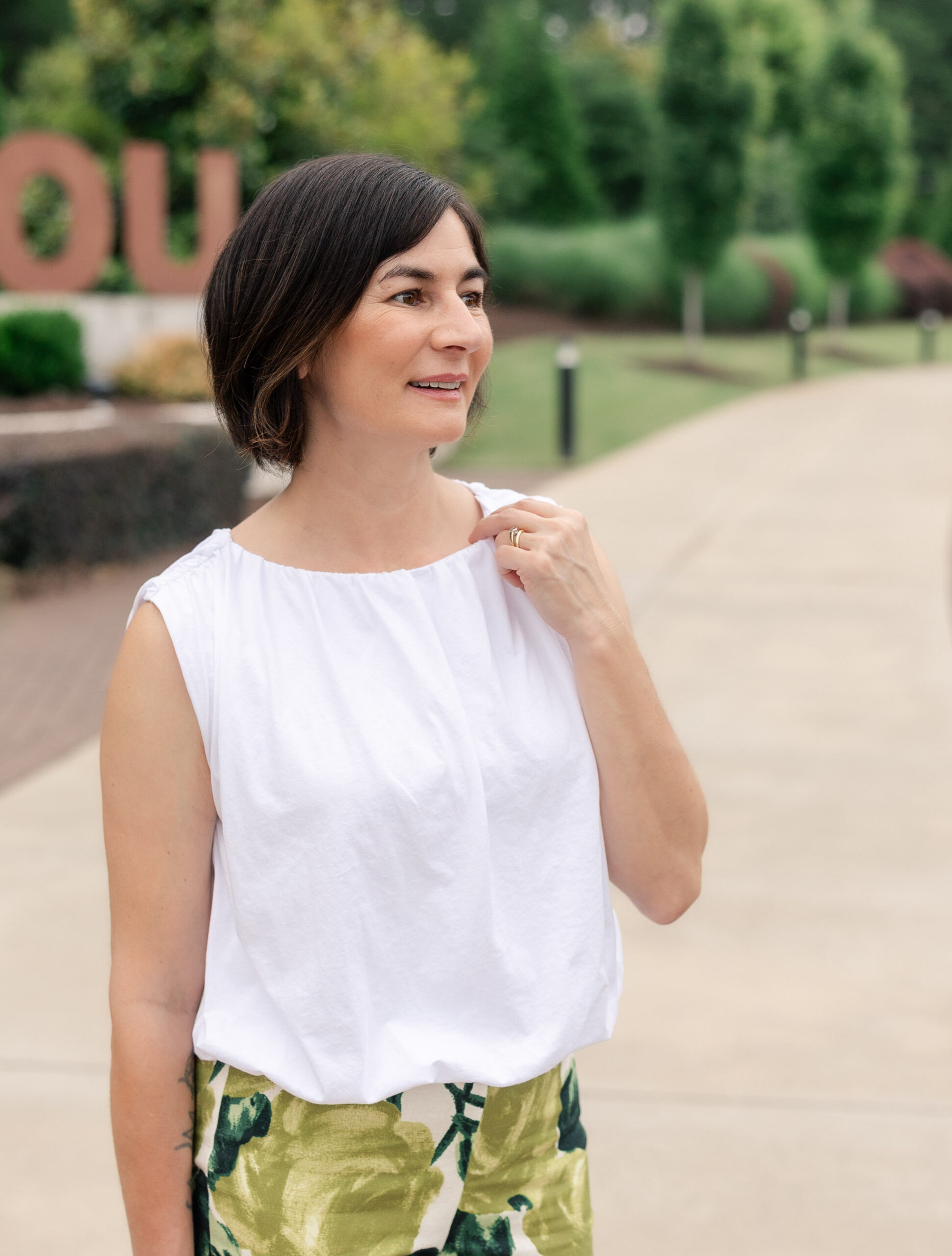 Petite? Yes, You Can Wear Bold Prints—This Outfit Proves It