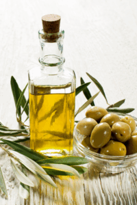 The Secret to Effortless Summer Entertaining? These 6 Pantry Picks