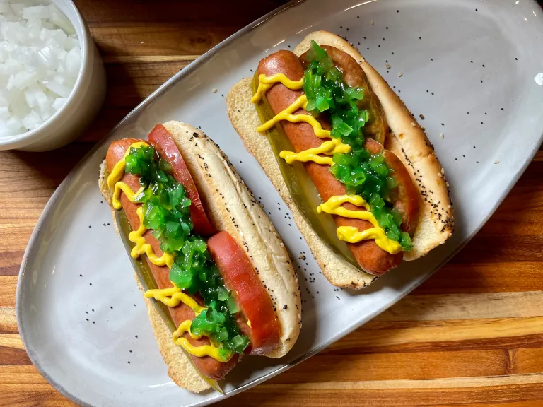 Classic Chicago-Style Hot Dog – Authentic Toppings & Flavor