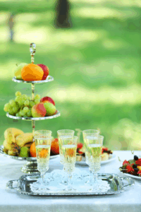 How I Turn My Outdoor Cart into the Star of Summer Hosting (It’s Easier Than You Think)