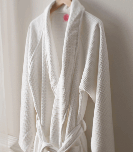 Wake Up Cozy: Lightweight Robes Perfect for Warm Mornings