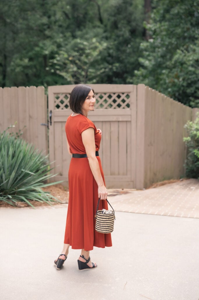 Accessories for a Fall Midi Dress for Petites