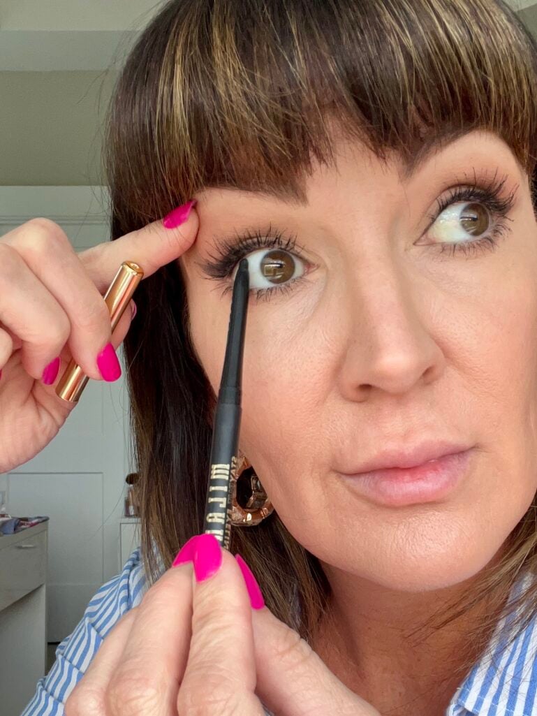 Eyeliner application