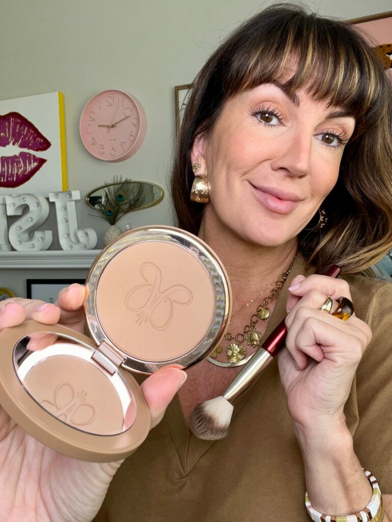 Makeup, Fragrance, Beauty, Bronzer, Lipstick, 