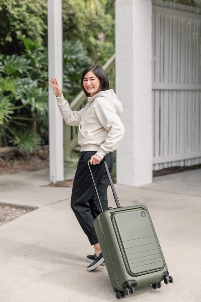 casual travel look for petites