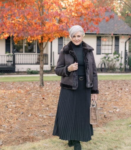 The Power of a Monochromatic Outfit for Women Over 50