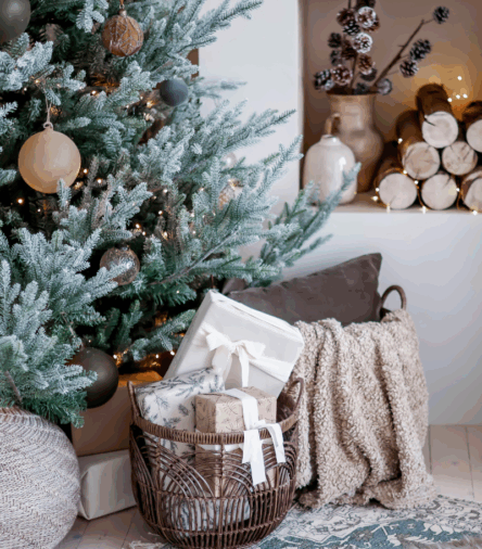 The Ultimate Cozy Gift Guide: Warm, Stylish & Guaranteed to Delight 🧣🎁