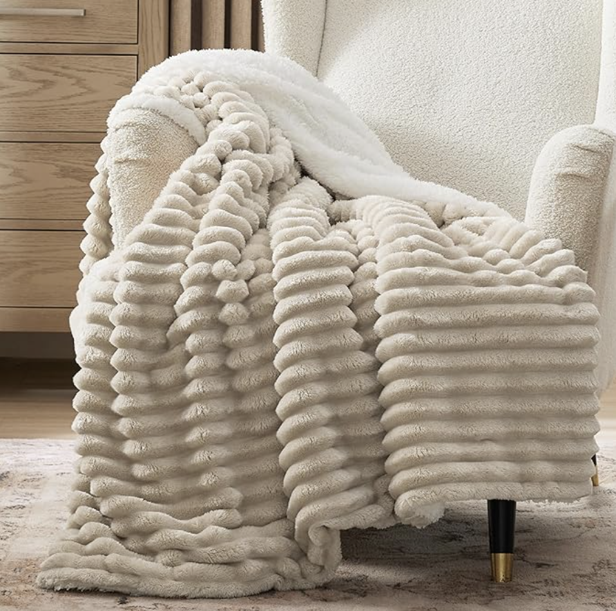 Bedsure Faux Shearling Fleece Throw Blanket