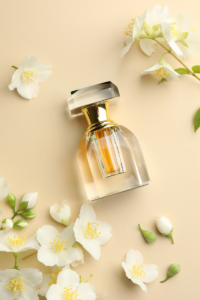 Spring Fragrance Switch: 6 Lighter Scents That Are Perfect for Warmer Days! 🌸✨