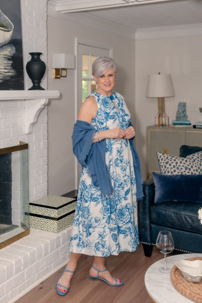 BETH FROM STYLE AT A CERTAIN AGE WEARING A SUMMER WEDDING GUEST DRESS