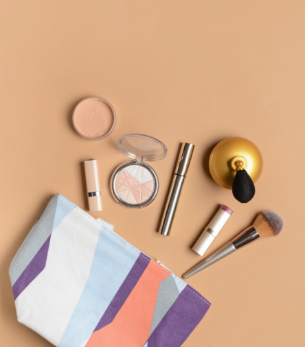 Travel Beauty Essentials: The 5 Products Worth the Suitcase Space (And Everything Else You Can Leave Behind!) ✈️💄✨