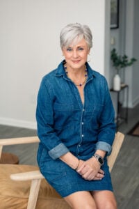 Denim Outfits for Women Over 50: Summer to Fall