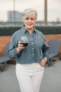 Easy Weekend Outfits for Women Over 50: Pumpkins, a Plot Twist and Three Easy Looks