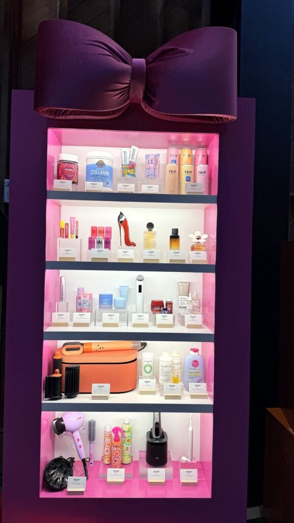 YouTube holiday house beauty gift wall